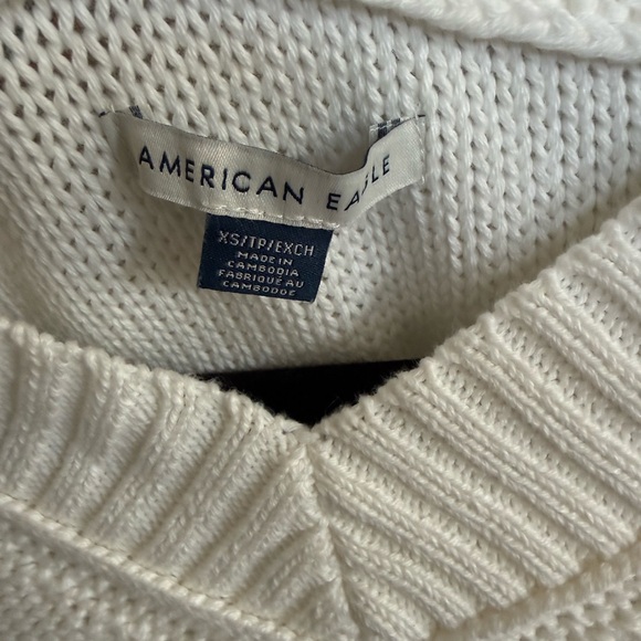 AMERICAN EAGLE WHITE V NECK LONG SLEEVE V NECK SWEATER OVERSIZED XSMALL - Picture 2 of 4